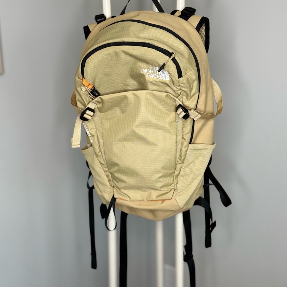 The North Face Basin 24 Beige Backpack